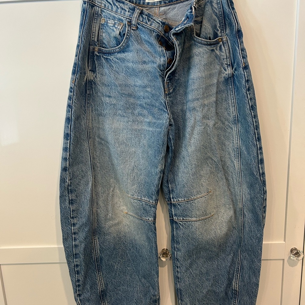 Free People Relaxed Blue Jeans with Vintage Appeal
